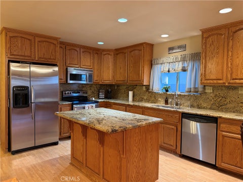 Photo of 941 Senita Dr, Barstow, CA 92311 (MLS # HD26091015)