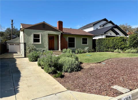Photo of 4319 Bel Aire Dr, La Canada Flintridge, CA 91011 (MLS # GD26180787)