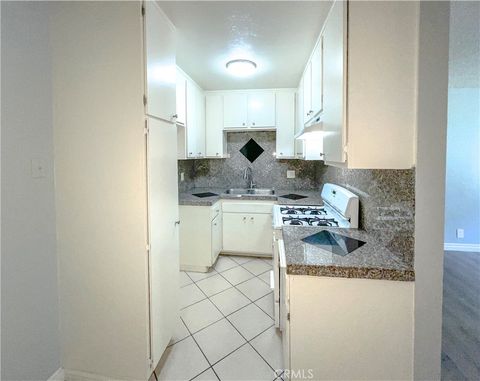 Tiny photo for 13717 Chadron Avenue #26, Hawthorne, CA 90250 (MLS # SB25235572)