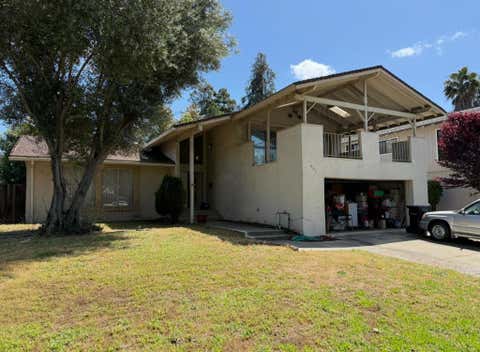 Photo of 402 Avenida Del Roble, San Jose, CA 95123 (MLS # ML82051998)