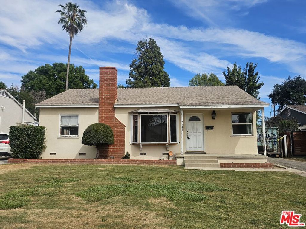 Photo of 6834 Encino Avenue, Van Nuys, CA 91406 (MLS # 26670399)