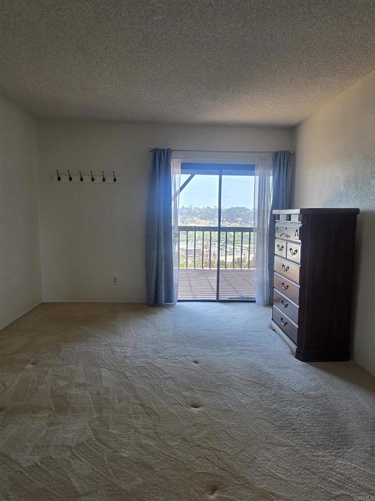 6933 Camino Degrazia