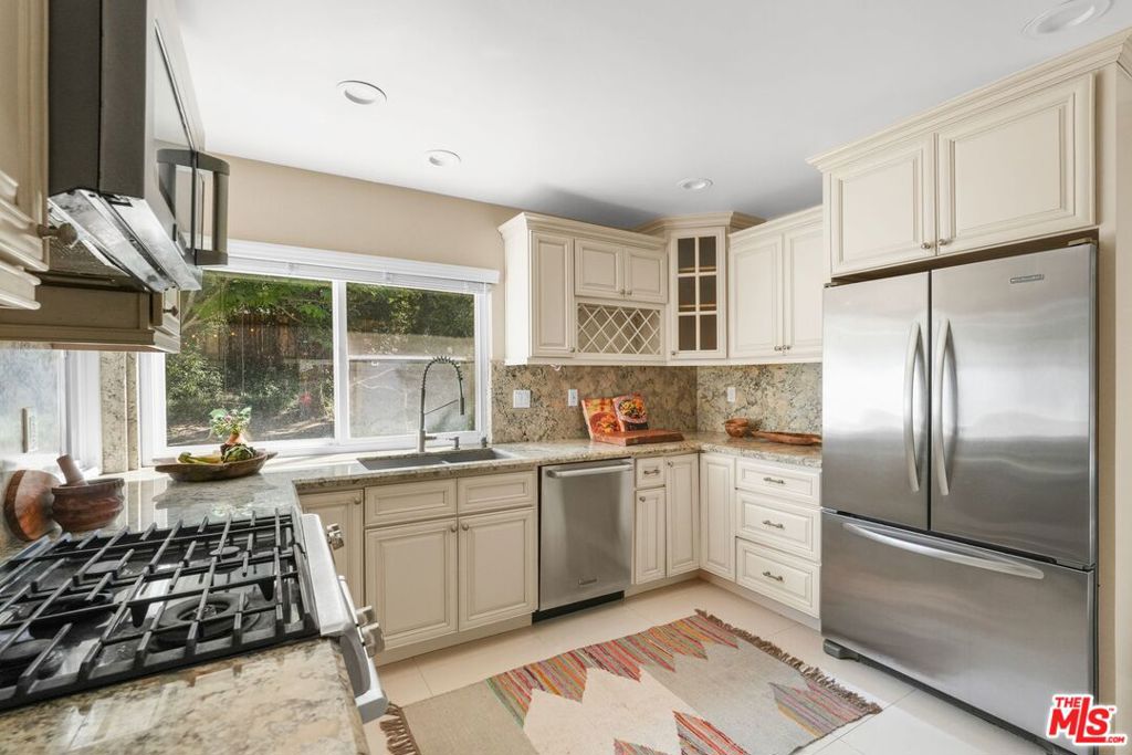 VIEWRIDGE - Residential Lease