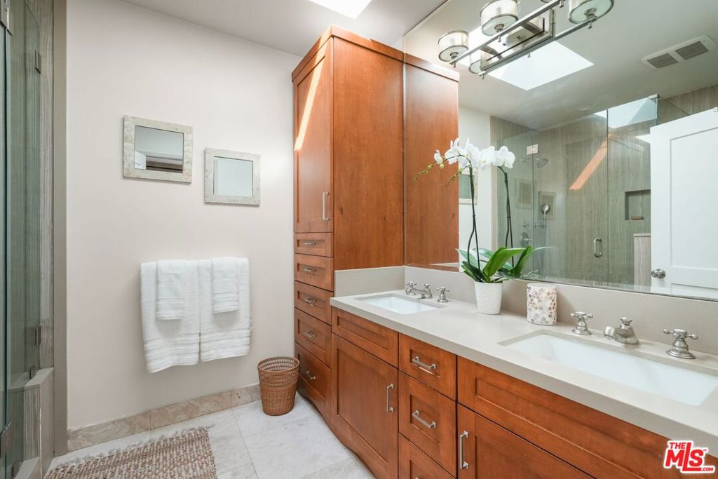 VIEWRIDGE - Residential Lease