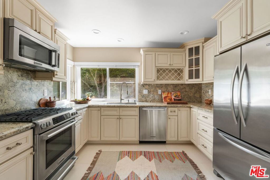 VIEWRIDGE - Residential Lease