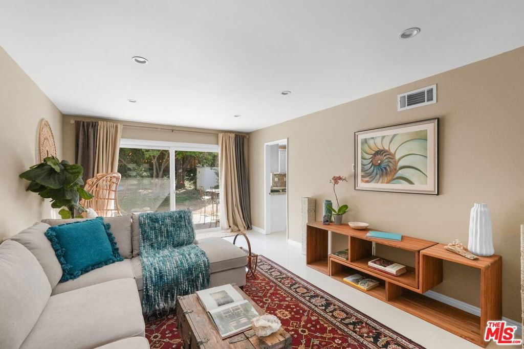 VIEWRIDGE - Residential Lease