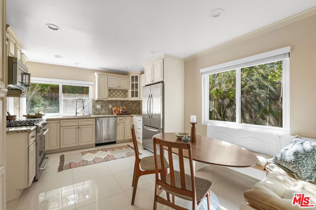 VIEWRIDGE - Residential Lease