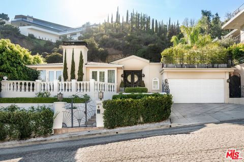 Photo of 1455 Rising Glen Rd, Los Angeles, CA 90069 (MLS # 26654869)