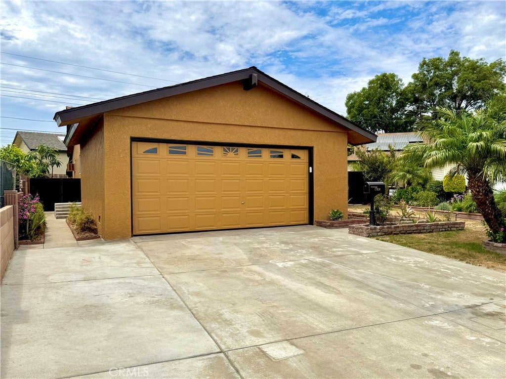 17809 Thornlake