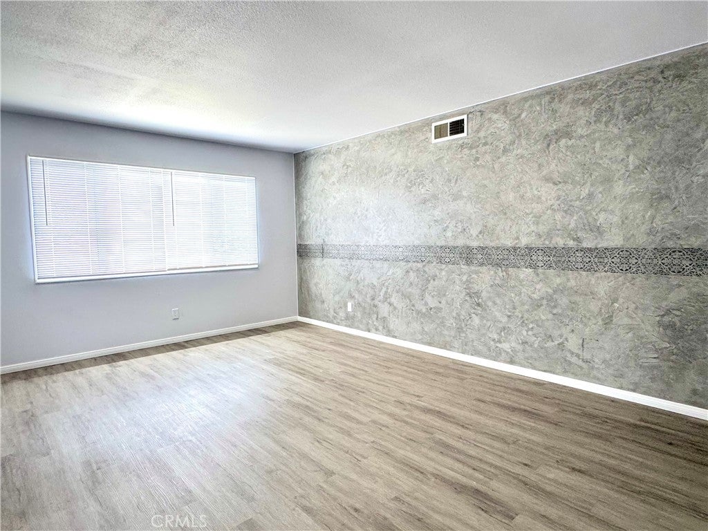 17809 Thornlake