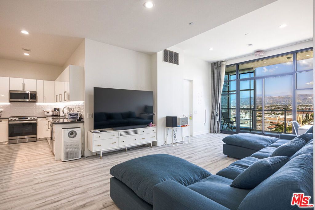 Photo of 3223 W 6th Street #902, Los Angeles, CA 90020 (MLS # 26663003)