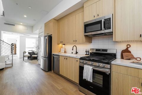 Photo of 611 N Virgil Avenue #505, Los Angeles, CA 90029 (MLS # 26666009)