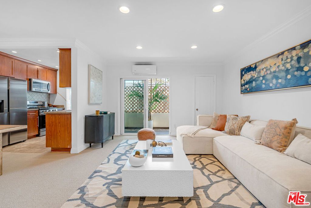 Photo of 937 5th Street #9, Santa Monica, CA 90403 (MLS # 26820139)