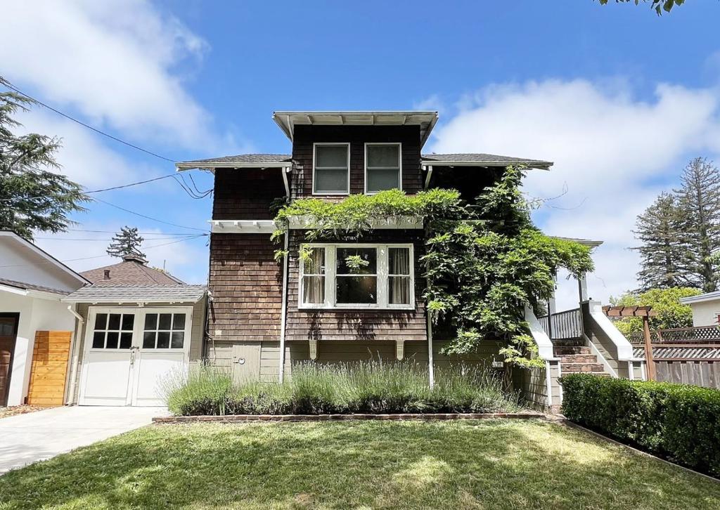 Walk to Broadway & Caltrain! Welcome to this delightful craftsman-style home nestled on a quiet street in Burlingames coveted Easton Addition. Ideally located just a short walk to local schools, the vibrant Broadway business district, and under a mile to the Caltrain stationthis home offers convenience, character, and community. Feature 3 bedrooms and 2.5 bathrooms across a spacious and light-filled layout. The main level includes: Two inviting family rooms A formal dining room A functional sunroom, perfect as a home office Kitchen with stainless steel appliances Powder room and in-home laundry Step out from the dining room or rear family room onto a deck that leads to a beautifully renovated backyard (2019)complete with mature fruit trees, a spacious lawn, a second deck for relaxing evenings, and plumbed-in gas grill. Upstairs youll find: Two separate bedrooms with a shared full bath Master bedroom suite Additional features include a single-car garage, driveway parking, and ample street parking. There is additional utility in an unfinished daylight basement and storage in a generous unfinished basement. 1-year lease minimum Small dogs and pets considered No smoking Tenant responsible for utilities; yard maintenance included