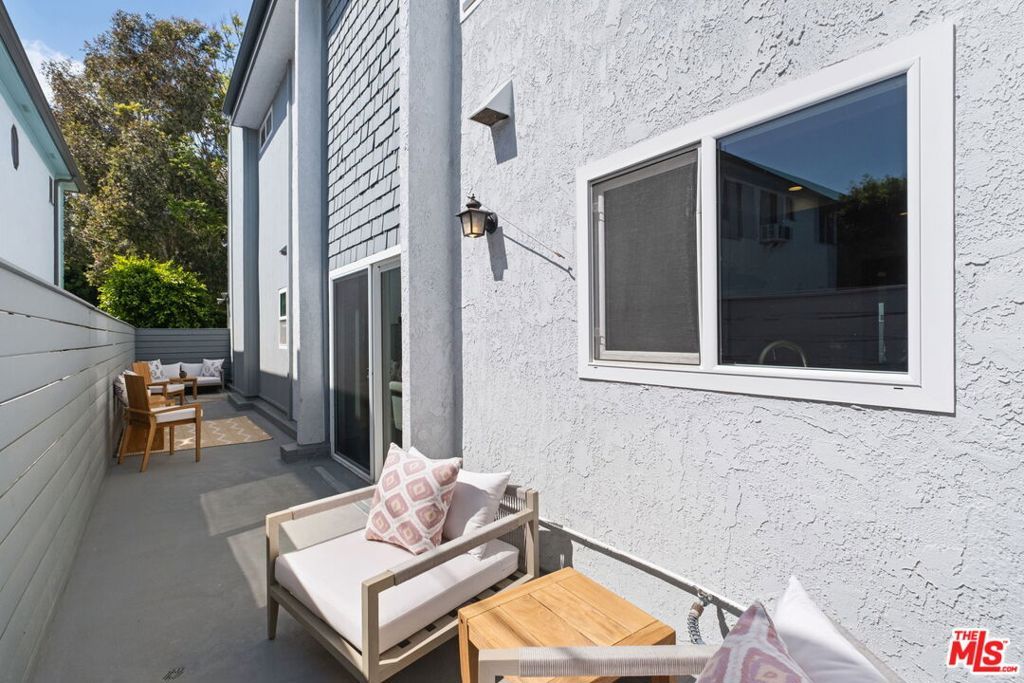 Photo of 2912 Montana Avenue #2, Santa Monica, CA 90403 (MLS # 26817359)