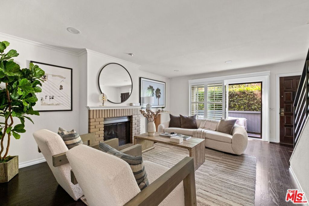 Photo of 2912 Montana Avenue #2, Santa Monica, CA 90403 (MLS # 26817359)