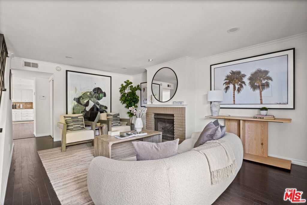 Photo of 2912 Montana Avenue #2, Santa Monica, CA 90403 (MLS # 26817359)