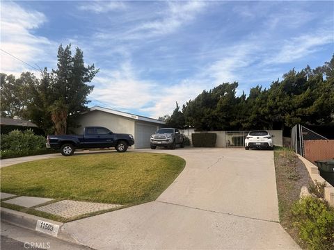 Photo of 11503 Sunnybrook Lane, Whittier, CA 90604 (MLS # PW25218296)