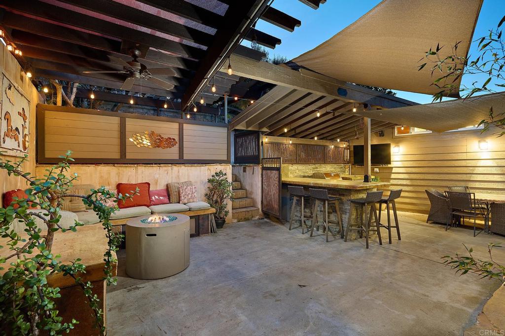 923 Eucalyptus Avenue