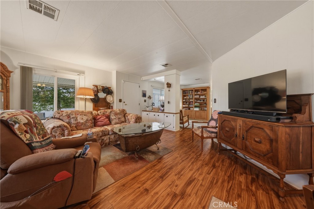 9583 Crestknoll  Drive