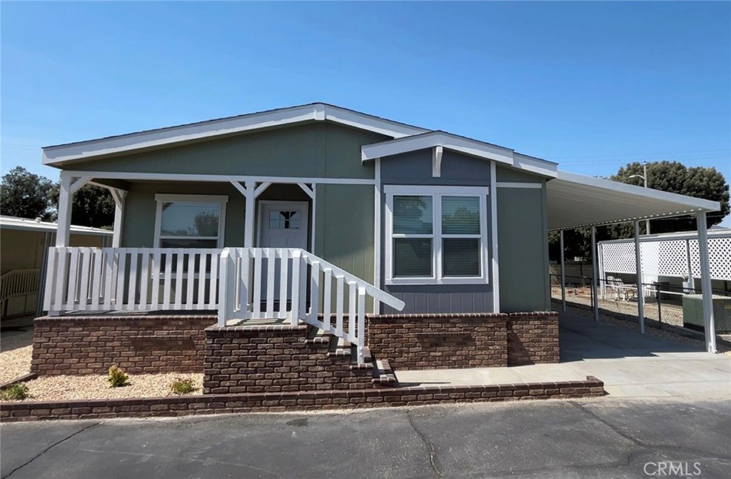 BRAND NEW 2025 mobile Home in all family park!!! This 3 bedroom 2 bath comes with ceiling fans throughout open floor plan kitchen with Big kitchen island, walk-in pantry, comes with refrigerator microwave dishwasher oven and farmhouse sink!! The family park has a pool, playground and clubhouse, book your appointment today to see this beautiful new mobile home!!