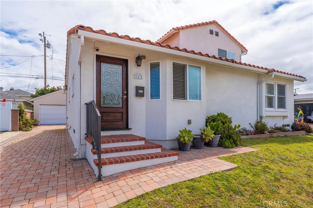 21514 Ellinwood Drive