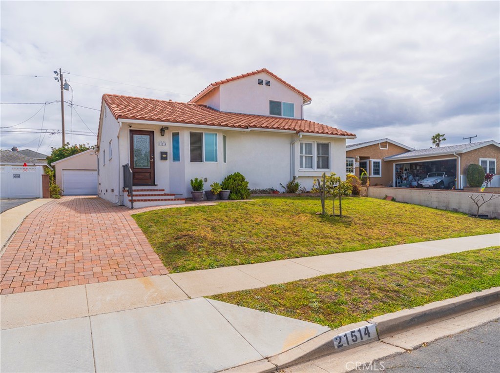 21514 Ellinwood Drive