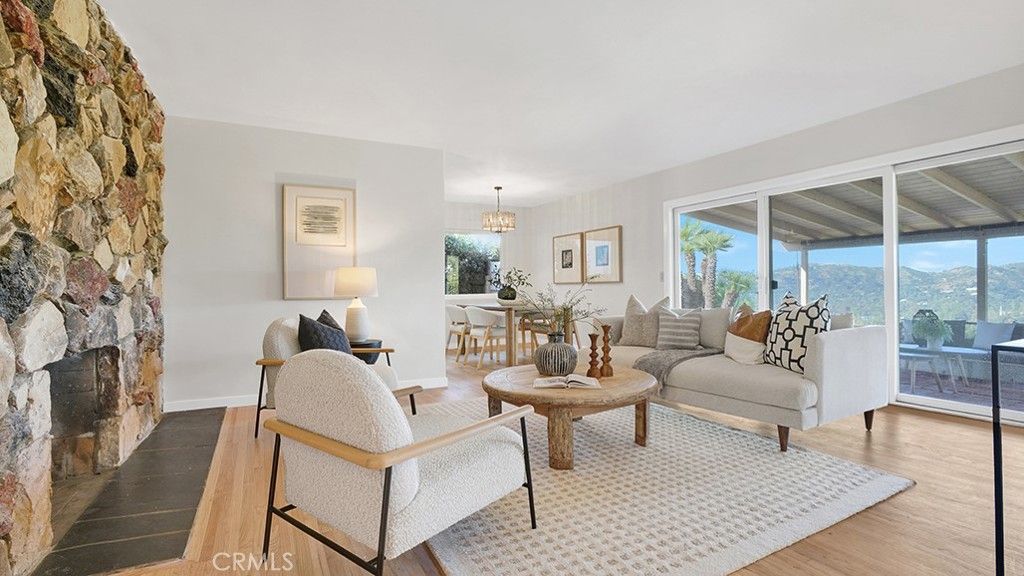 Photo of 5537 Stardust Rd, La Canada Flintridge, CA 91011 (MLS # PW26073330)