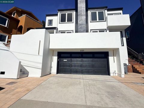 Photo of 337 337 Farallon Ave Ave, Pacifica, CA 94044 (MLS # 41125416)