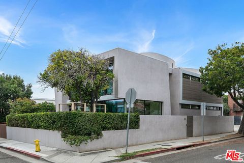 Photo of 3104 7th Street, Santa Monica, CA 90405 (MLS # 26814605)