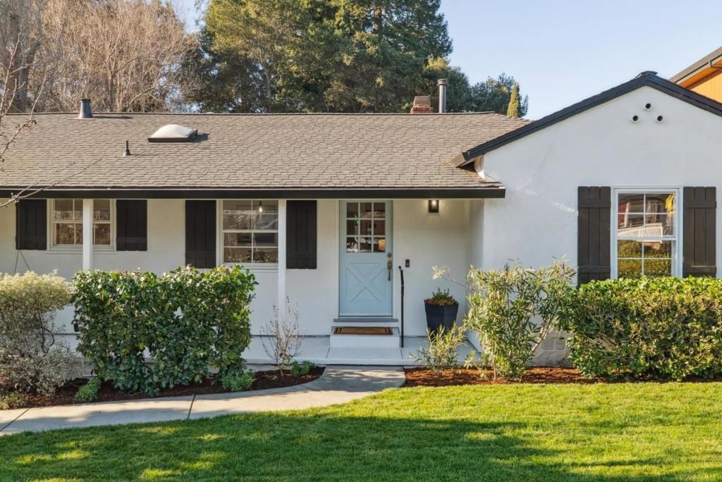 Photo of 828 Cordilleras Avenue, San Carlos, CA 94070 (MLS # ML82032098)