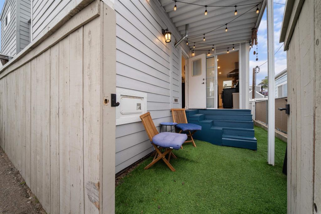 1624 N Coast Highway 101 45