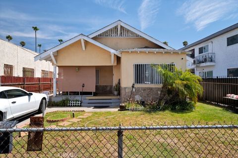 Photo of 5908 Bonsallo Avenue, Los Angeles, CA 90044 (MLS # SR26086816)