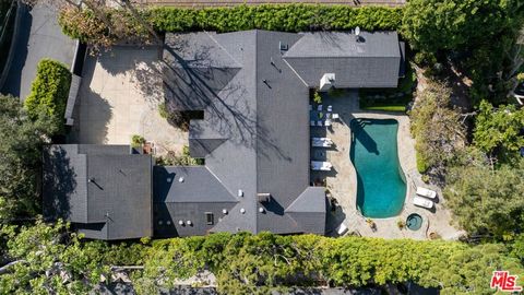 Photo of 826 Norway Lane, Los Angeles, CA 90049 (MLS # 26661879)