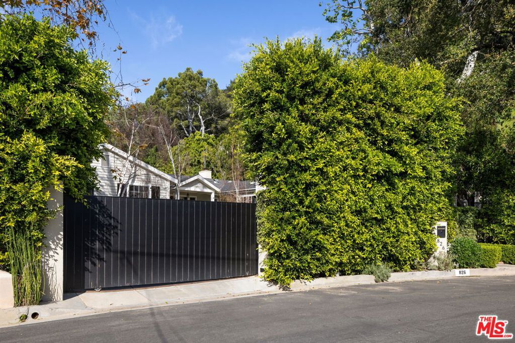 Photo of 826 Norway Lane, Los Angeles, CA 90049 (MLS # 26661879)