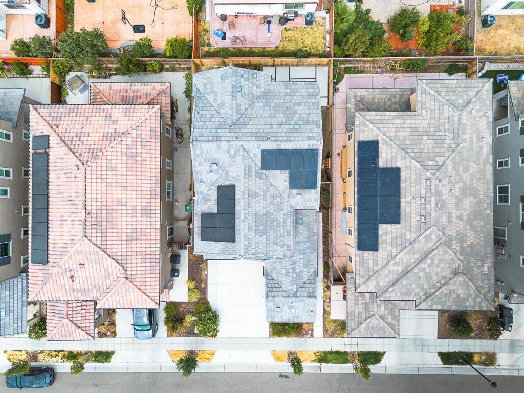 MOUNTAIN HOUSE - Residential