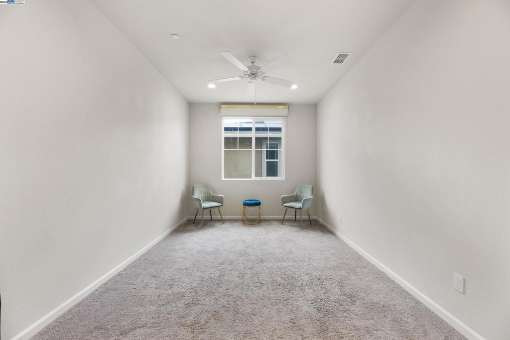 MOUNTAIN HOUSE - Residential