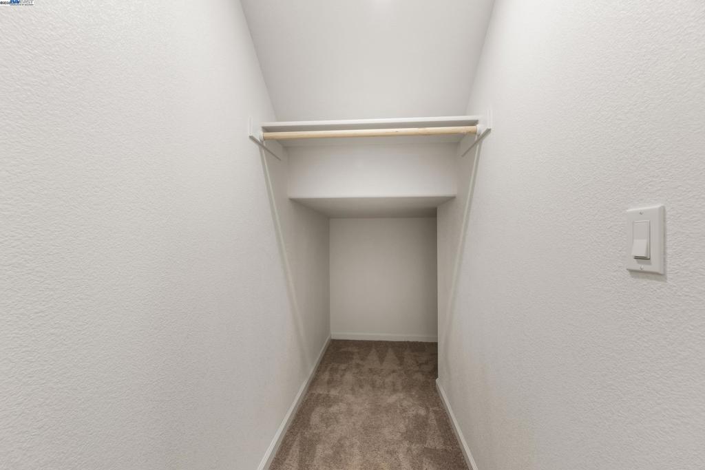 MOUNTAIN HOUSE - Residential