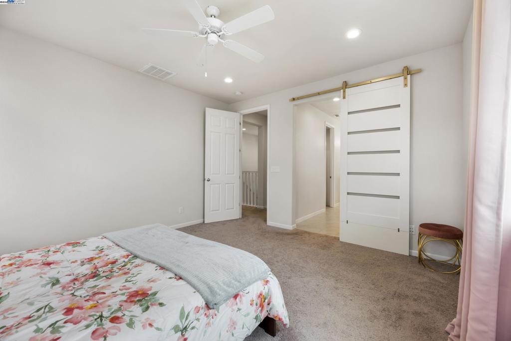 MOUNTAIN HOUSE - Residential