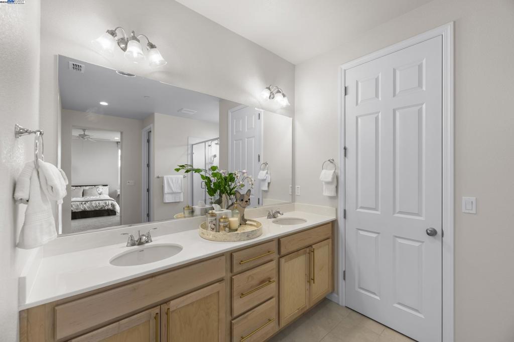 MOUNTAIN HOUSE - Residential