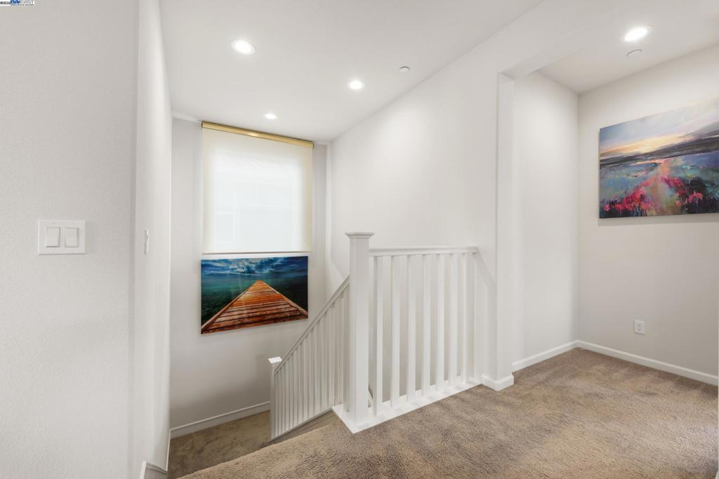 MOUNTAIN HOUSE - Residential