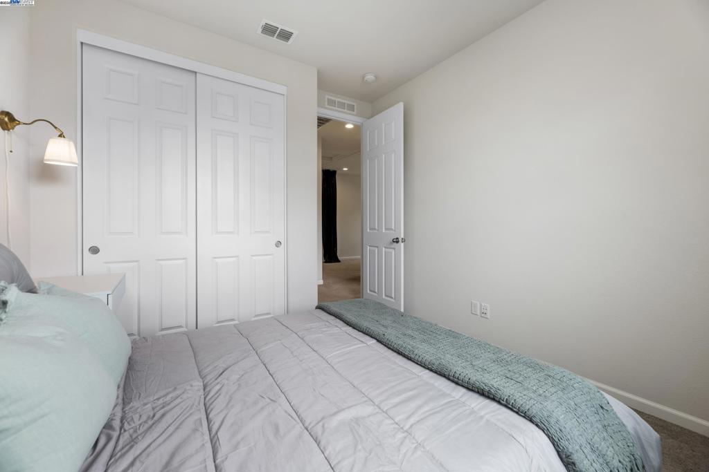 MOUNTAIN HOUSE - Residential