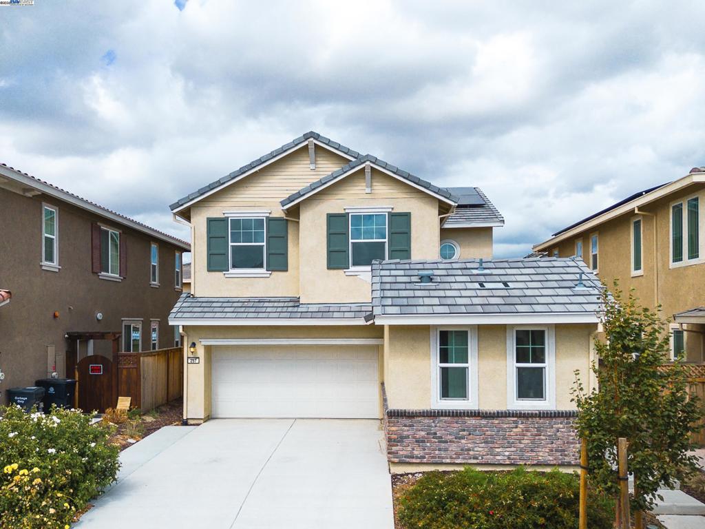 MOUNTAIN HOUSE - Residential