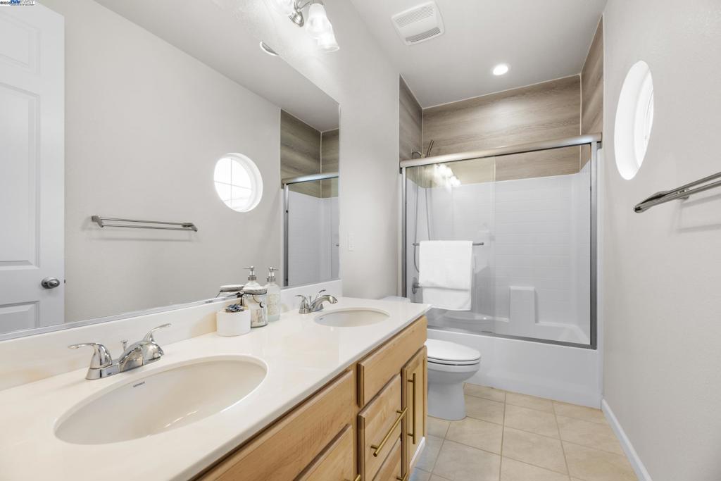 MOUNTAIN HOUSE - Residential