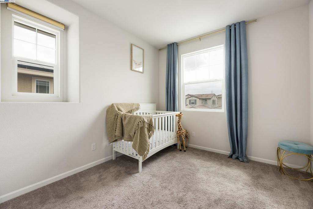 MOUNTAIN HOUSE - Residential