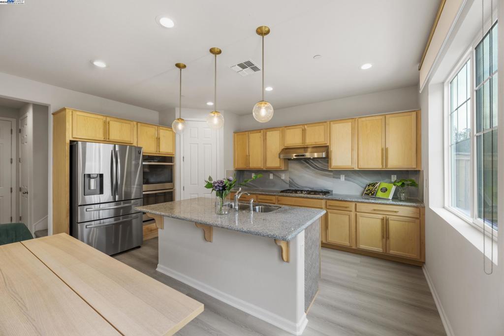 MOUNTAIN HOUSE - Residential