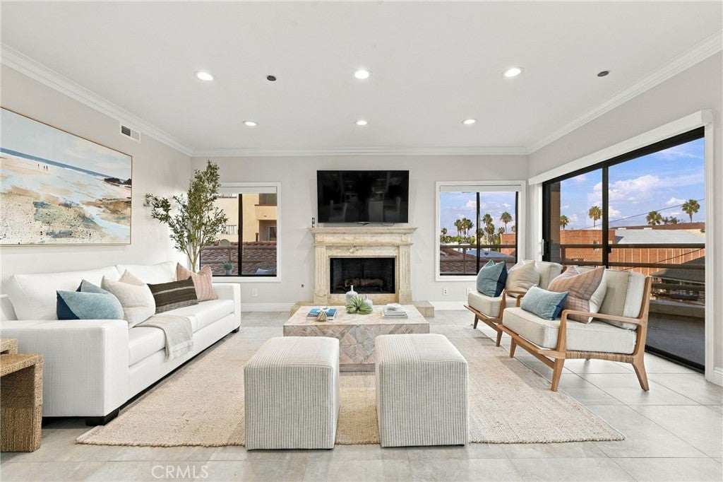 512 Esplanade
