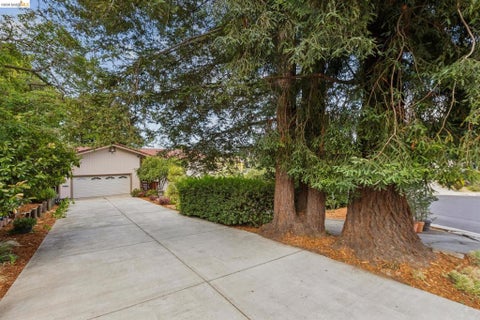 Photo of 1131 Mitchell Way WAY, El Sobrante, CA 94803 (MLS # 41139101)
