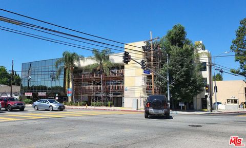 Photo of 6047 Tampa Avenue #307, Tarzana, CA 91356 (MLS # 25578723)