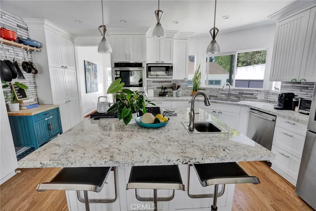 Redondo Beach, California 90277, United States, 3 Bedrooms Bedrooms, ,2 BathroomsBathrooms,Residential,Pending,200832